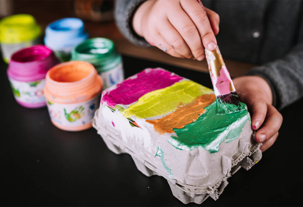 Una sorpresa rápida y dulce en un cartón de huevos. Una sorpresa rápida y dulce en un cartón de huevos.