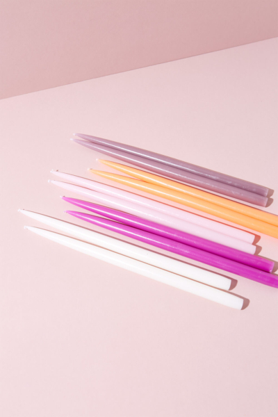 Consejo de regalo súper rápido: decora velas con dulces diseños de margaritas Consejo de regalo súper rápido: decora velas con dulces diseños de margaritas