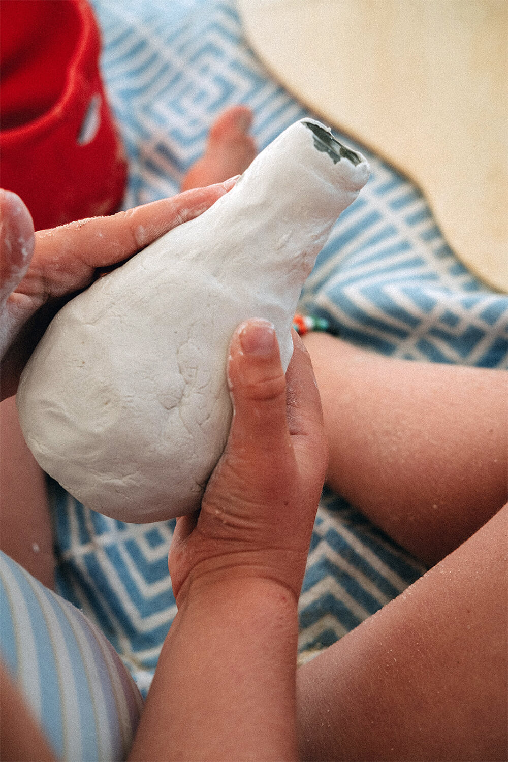 Encantadoramente sencilla: cerámica hecha con plastilina y tesoros navideños Encantadoramente sencilla: cerámica hecha con plastilina y tesoros navideños