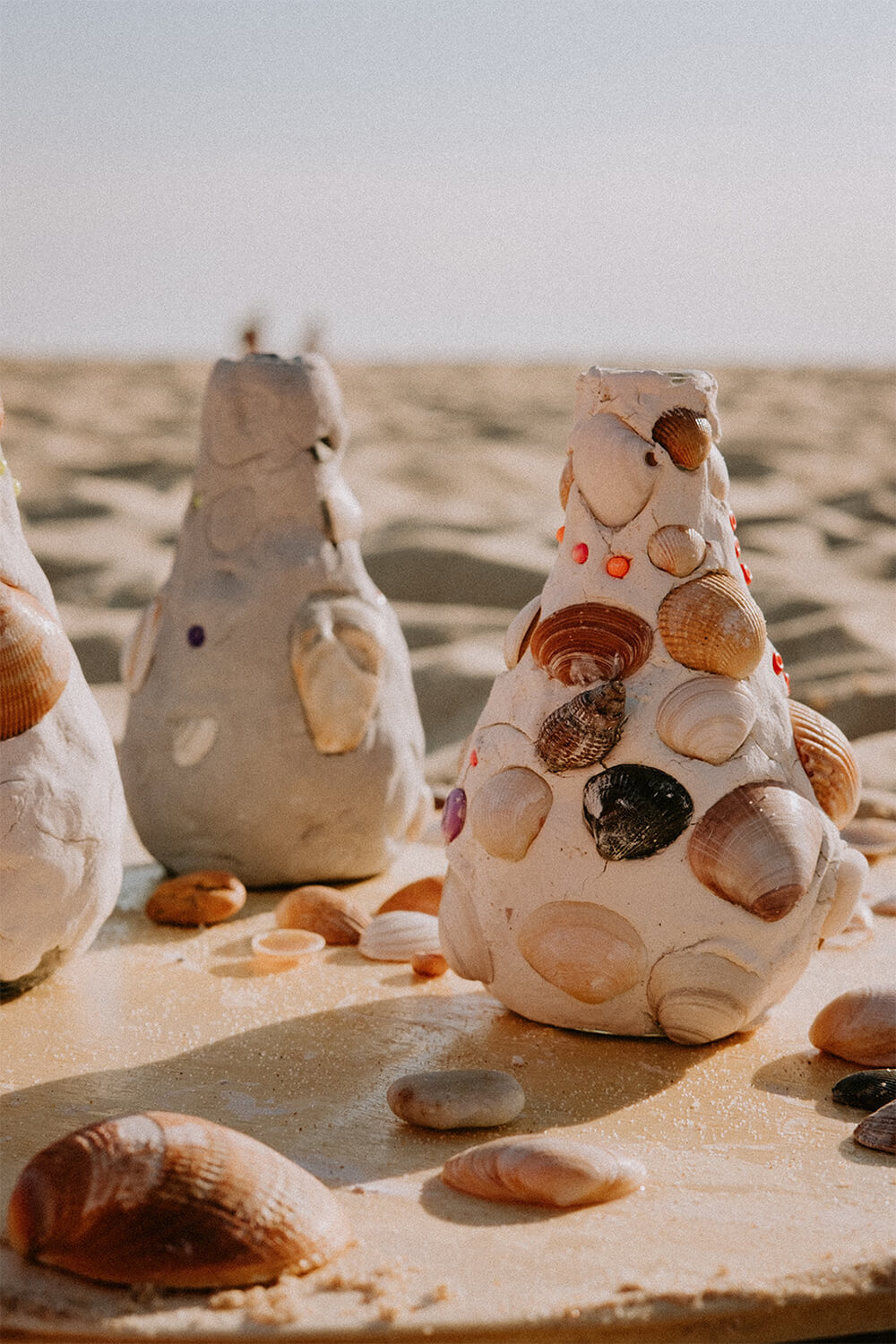 Encantadoramente sencilla: cerámica hecha con plastilina y tesoros navideños Encantadoramente sencilla: cerámica hecha con plastilina y tesoros navideños