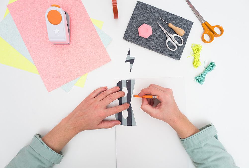 ¡BAM! Crea invitaciones de superhéroes