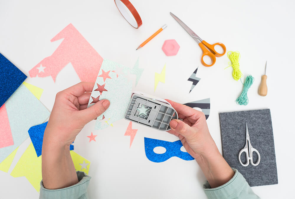 ¡BAM! Crea invitaciones de superhéroes