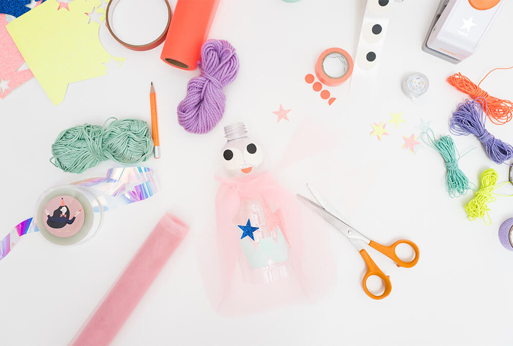 ¡GUAU, GUAU! Haz linternas de superhéroes brillantes