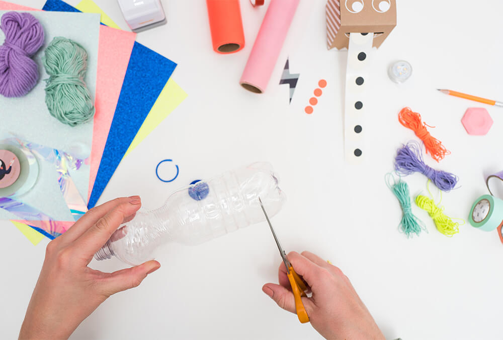 ¡GUAU, GUAU! Haz linternas de superhéroes brillantes