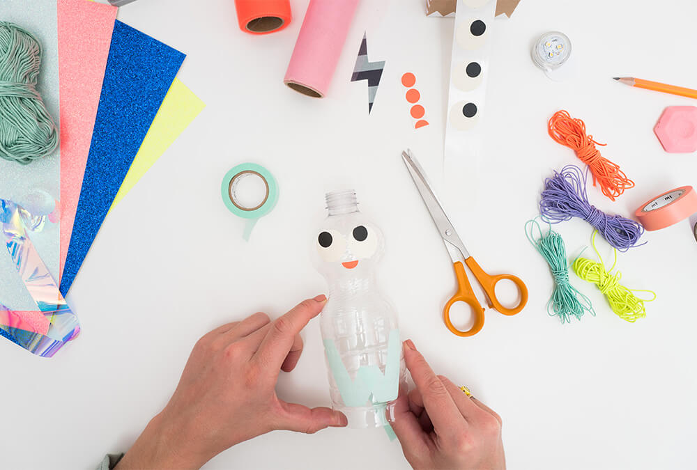 ¡GUAU, GUAU! Haz linternas de superhéroes brillantes