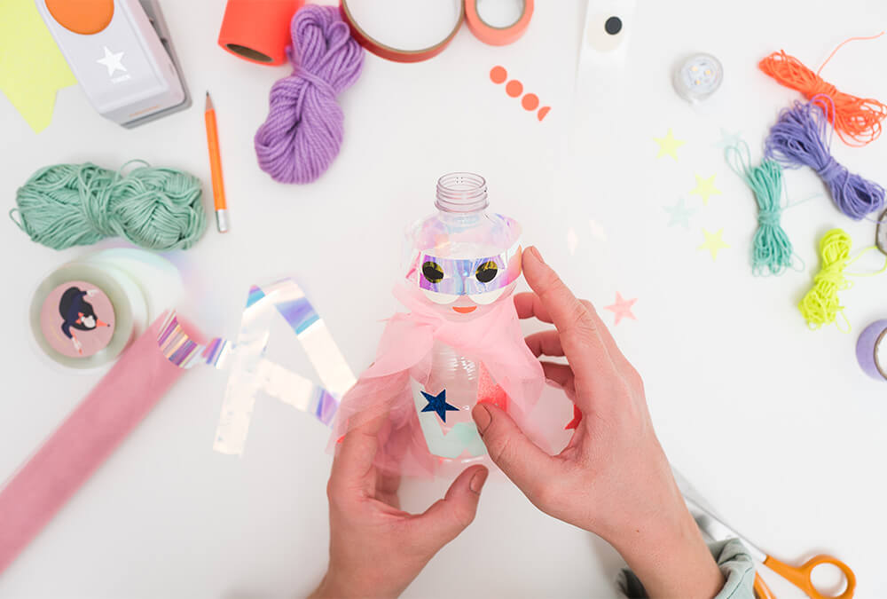 ¡GUAU, GUAU! Haz linternas de superhéroes brillantes