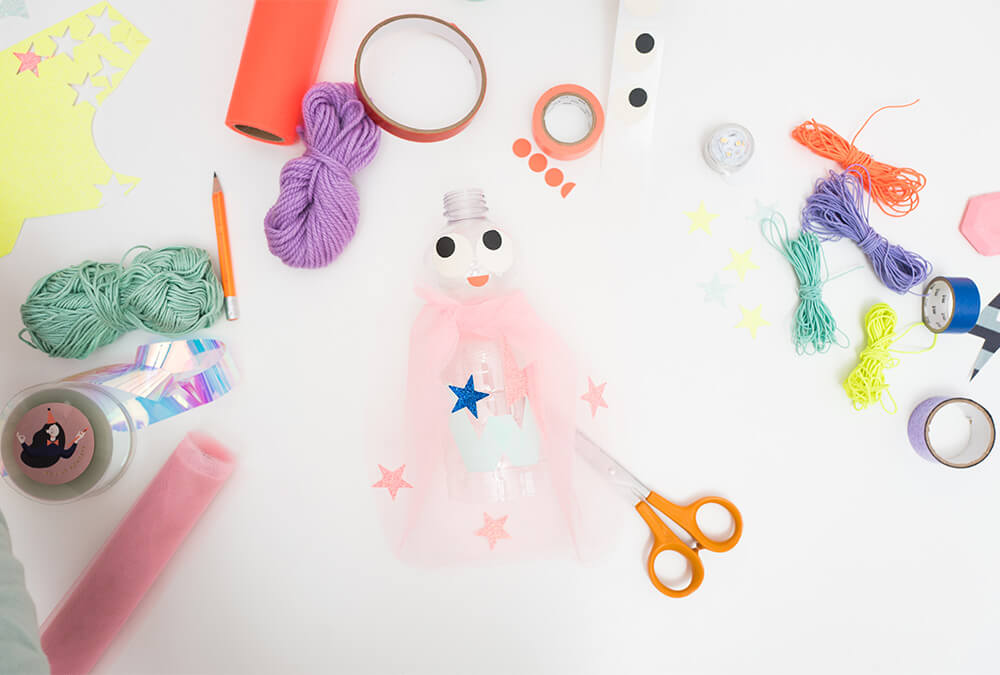 ¡GUAU, GUAU! Haz linternas de superhéroes brillantes