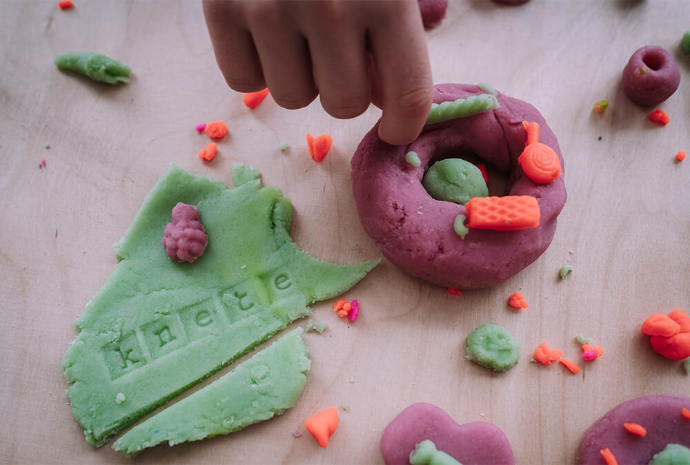 ¡Haz tu propia masa con un divertido truco de gelatina! ¡Haz tu propia masa con un divertido truco de gelatina!