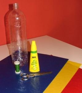 Linterna hecha con una botella de plástico. Linterna hecha con una botella de plástico.