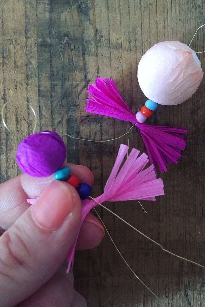 ¡Aloha a la potencia de dos! Creación paso a paso de guirnaldas de flores mágicas ¡Aloha a la potencia de dos! Creación paso a paso de guirnaldas de flores mágicas