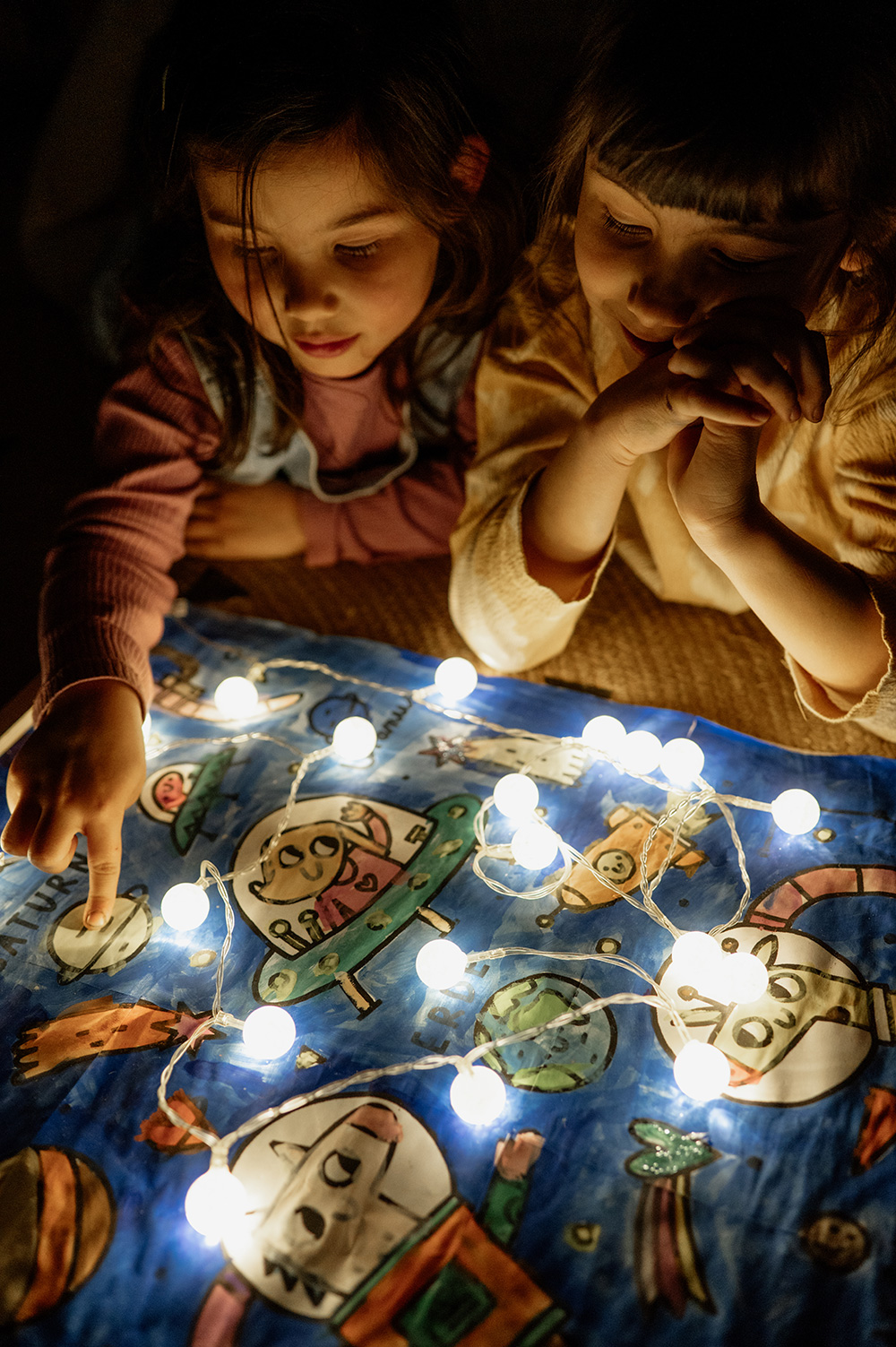 Mundos de pintura infinitos: nuestra pintura de colores espaciales ha llegado Mundos de pintura infinitos: nuestra pintura de colores espaciales ha llegado