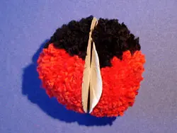 Mariquita con pompones Mariquita con pompones