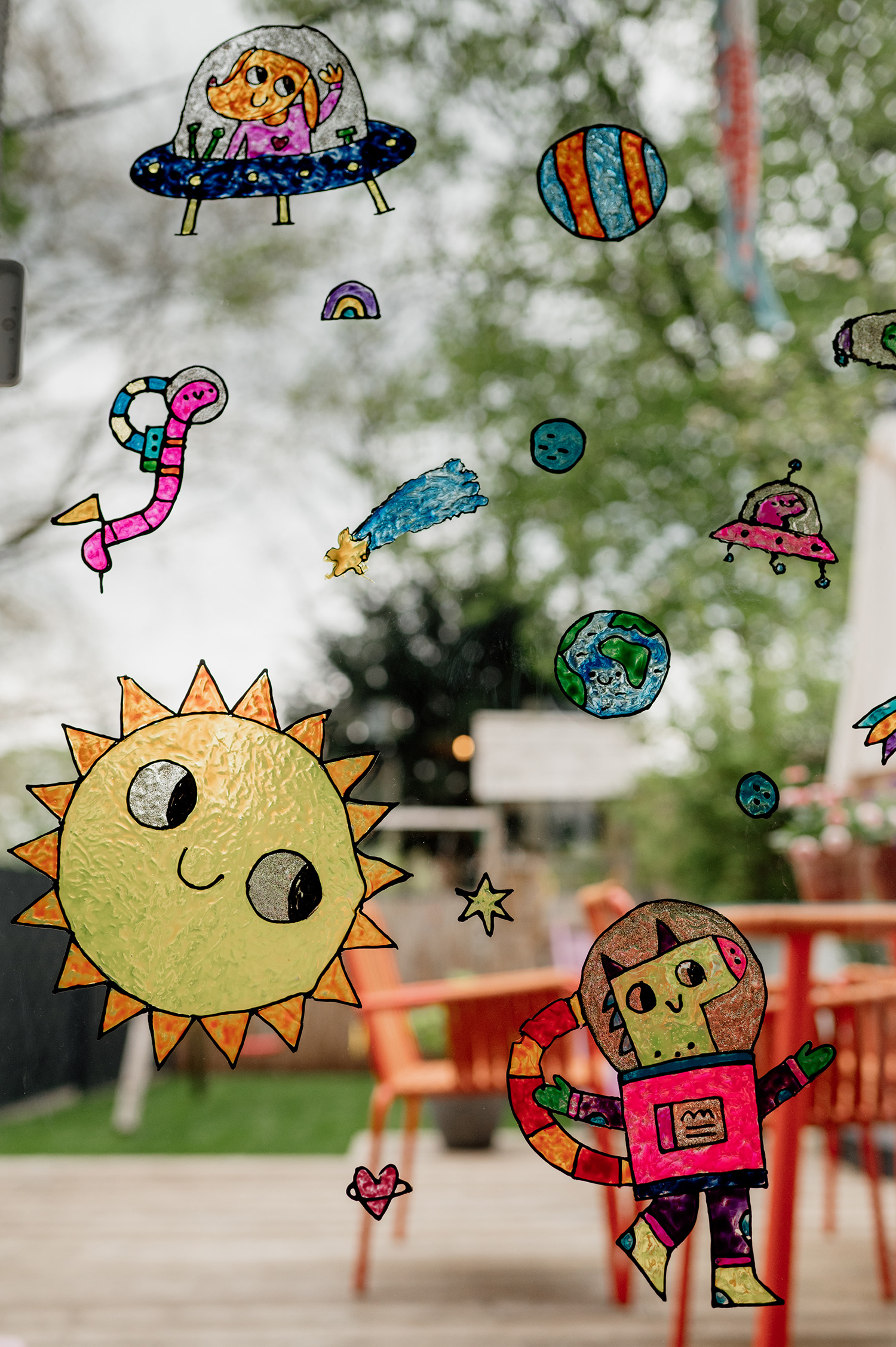 ¡Galácticamente bueno! Así es como se diseñan imágenes de ventanas con Window Color ¡Galácticamente bueno! Así es como se diseñan imágenes de ventanas con Window Color