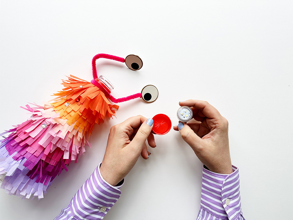 No da nada de miedo: haz una linterna monstruosa y ligera No da nada de miedo: haz una linterna monstruosa y ligera