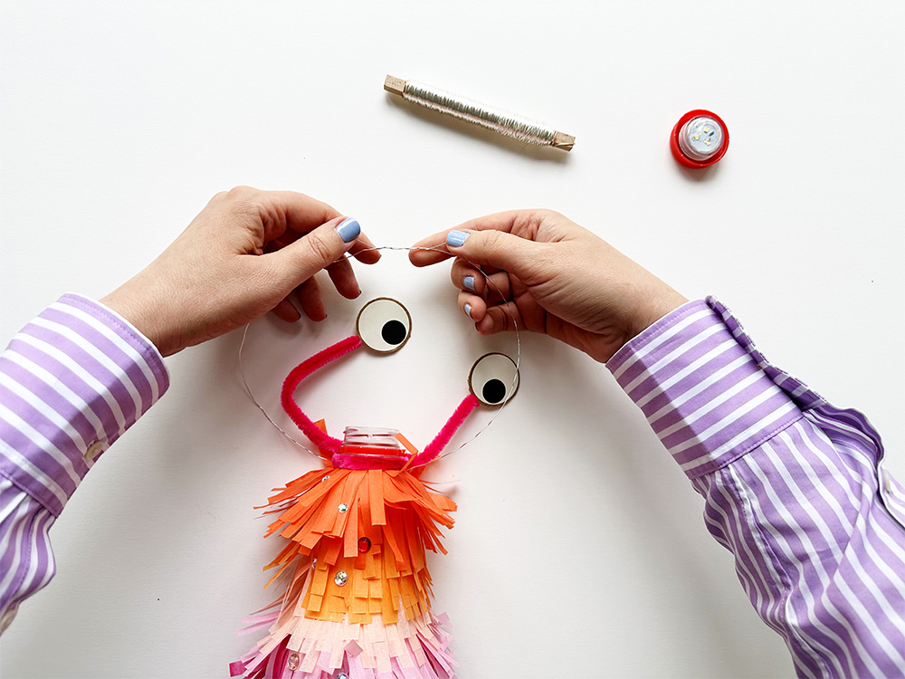 No da nada de miedo: haz una linterna monstruosa y ligera No da nada de miedo: haz una linterna monstruosa y ligera