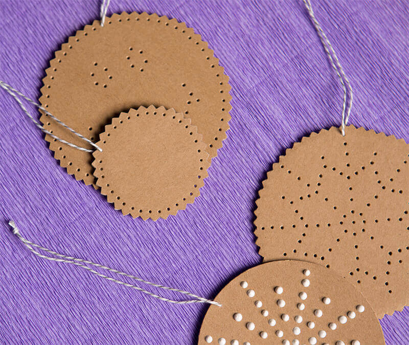 Upcycling: ¡Haz adornos navideños con cartón! Upcycling: ¡Haz adornos navideños con cartón!