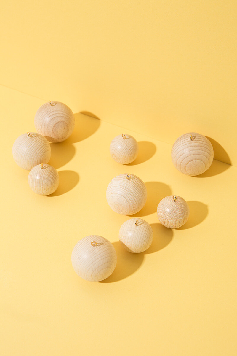 Bolas navideñas de madera Bolas navideñas de madera