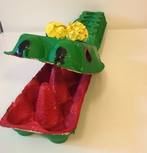 Idea artesanal con cartón de huevos: cocodrilo Idea artesanal con cartón de huevos: cocodrilo