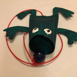 Ideas de juegos de lanzamiento de ranas con rollos de cartón Ideas de juegos de lanzamiento de ranas con rollos de cartón
