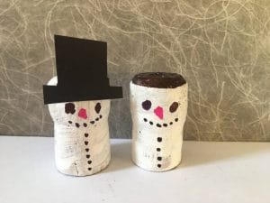 Muñecos de nieve de corchos de vino. Muñecos de nieve de corchos de vino.