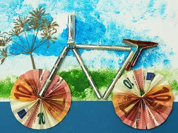 Una bicicleta como regalo en efectivo. Una bicicleta como regalo en efectivo.