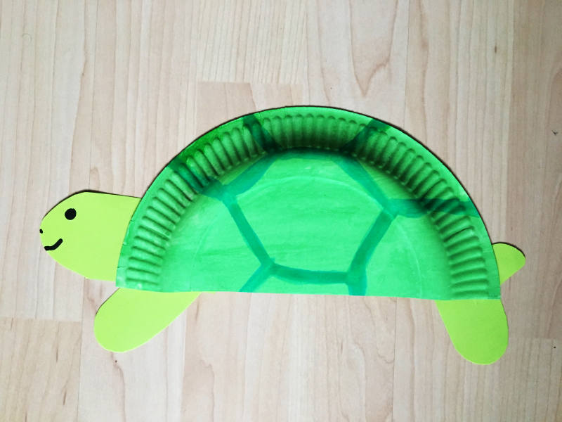 hacer una tortuga con plato de papel