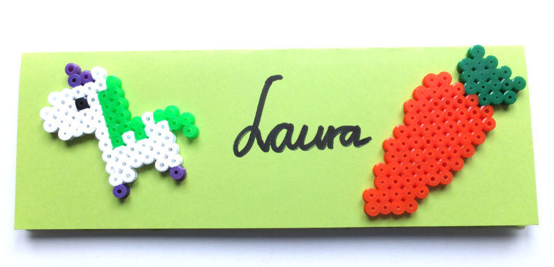 Tarjeta de cumpleaños de un caballo con imágenes de cuentas termoadhesivas